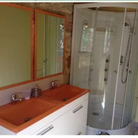 Chalet De Piedra Con Vistas Al Mar En Rias Baixas 度假居